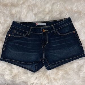 Levis shorty shorts